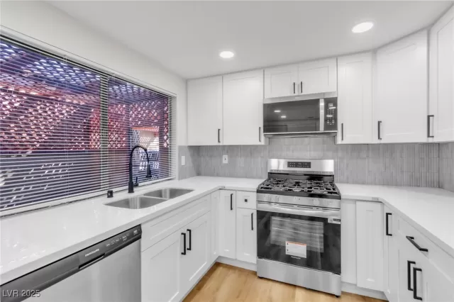 MLS: 2731786 Condo For Sale