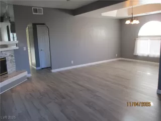 Photo #2: 2731795 Listing 