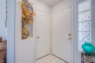 Photo #3: 2731830 Listing