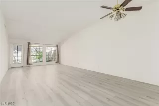 Photo #3: 2731866 Listing 