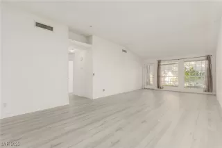 Photo #4: 2731866 Listing 