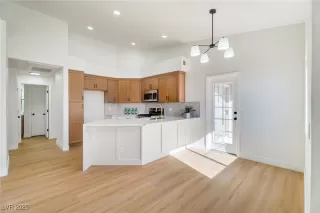 Photo #5: 2731870 Listing 