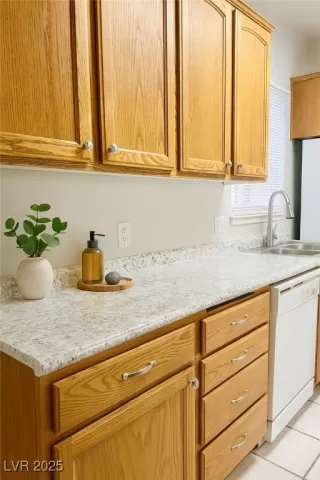 Photo #2: 2731908 Listing 