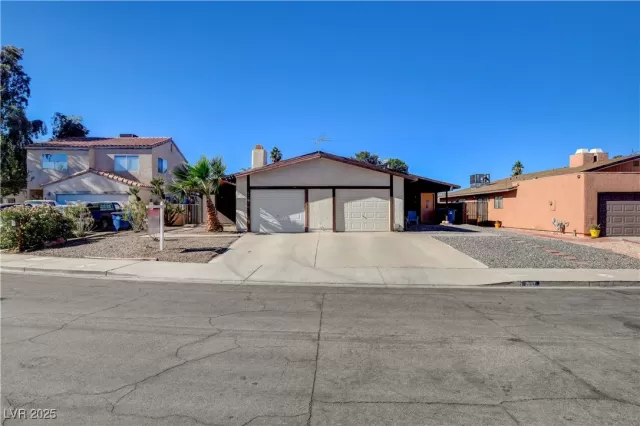 MLS: 2731951 Condo For Sale