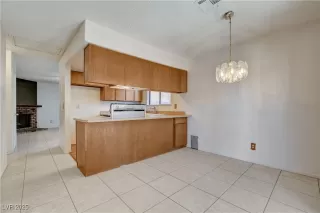 Photo #6: 2731951 Listing