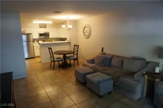 Photo #3: 2731982 Listing 