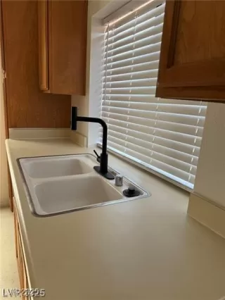 Photo #5: 2731998 Listing 