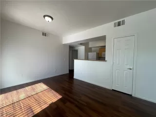 Photo #4: 2731999 Listing 