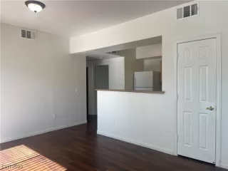 Photo #6: 2731999 Listing 