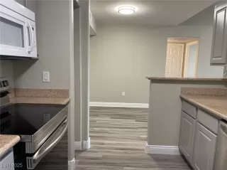 Photo #3: 2732001 Listing 