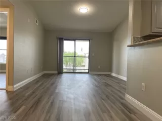 Photo #5: 2732001 Listing 