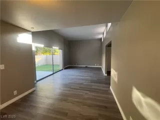 Photo #1: 2732009 Listing 