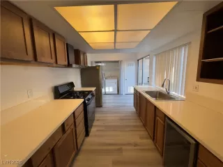 Photo #3: 2732009 Listing 