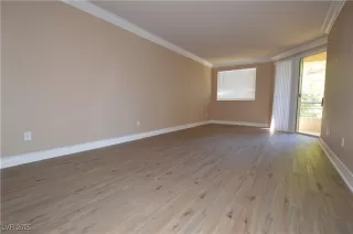 Photo #5: 2732021 Listing 