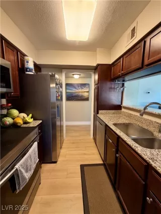 Photo #1: 2732034 Listing 