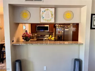 Photo #3: 2732034 Listing 