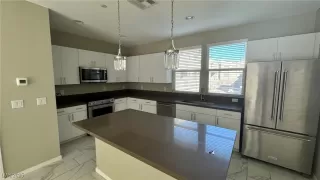 Photo #5: 2732038 Listing 