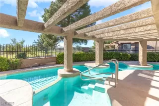 Photo #4: 2732075 Listing