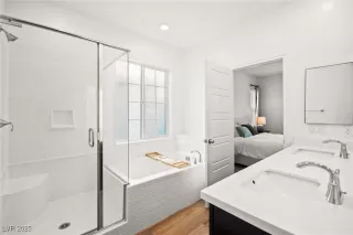 Photo #3: 2732086 Listing 