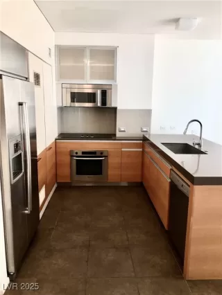 Photo #3: 2732088 Listing 