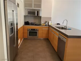 Photo #5: 2732088 Listing 