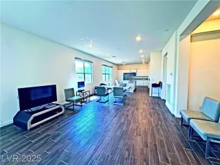 Photo #1: 2732092 Listing