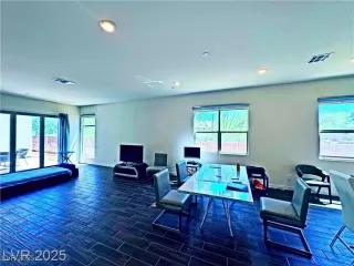 Photo #4: 2732092 Listing