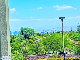 Photo #6: 2732092 Listing