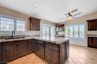 Photo #4: 2732121 Listing