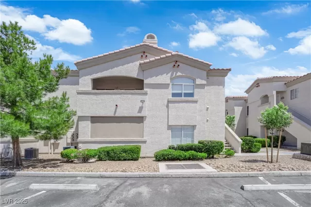 MLS: 2732133 Condo For Sale