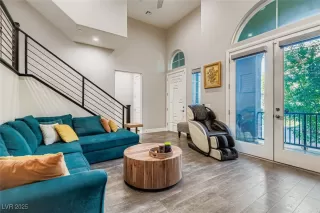 Photo #6: 2732134 Listing