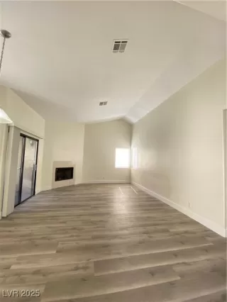 Photo #2: 2732136 Listing 