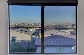 Photo #2: 2732139 Listing