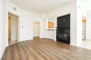 Photo #3: 2732146 Listing 