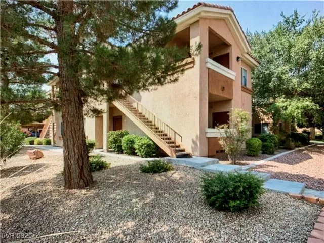 MLS: 2732163 Condo For Sale
