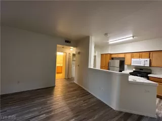 Photo #4: 2732163 Listing 