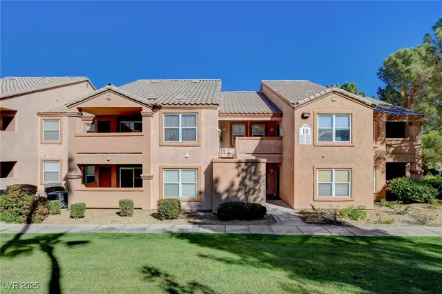 MLS: 2732179 Condo For Sale