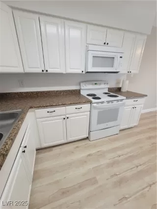 More Details about MLS # 2732208 : 3151 SOARING GULLS DRIVE 2137