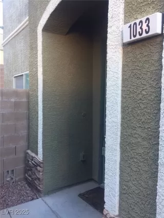 Photo #1: 2732242 Listing 