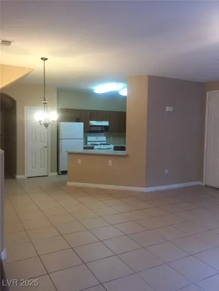 Photo #3: 2732242 Listing 