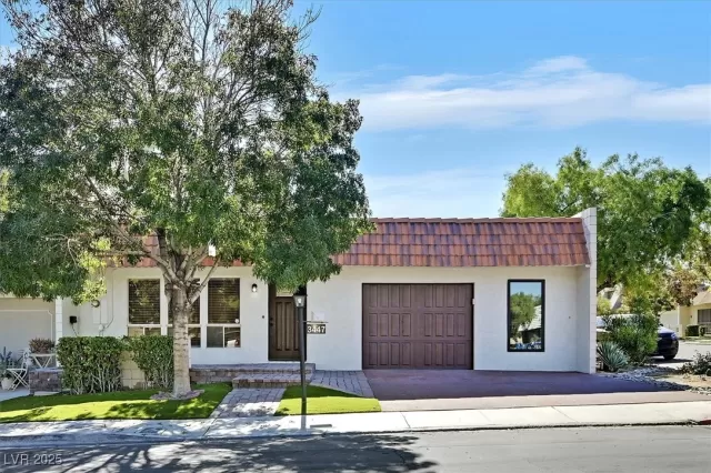 MLS: 2732244 Condo For Sale