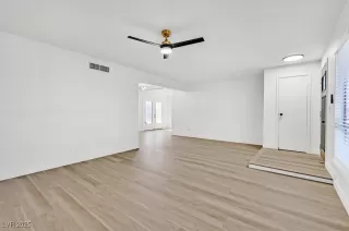 Photo #4: 2732244 Listing