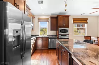 Photo #3: 2732272 Listing 