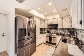 Photo #4: 2732273 Listing