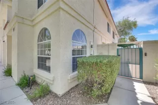 Photo #3: 2732293 Listing 