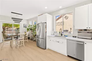 Photo #2: 2732301 Listing 