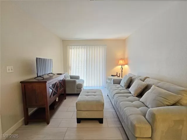 MLS: 2732302 Condo For Sale