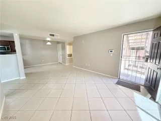 Photo #2: 2732327 Listing 