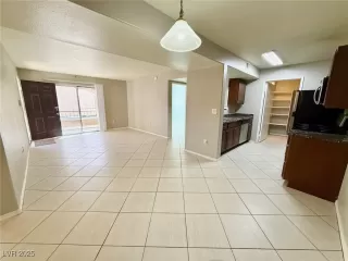 Photo #3: 2732327 Listing 