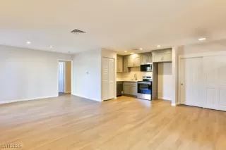 Photo #2: 2732331 Listing